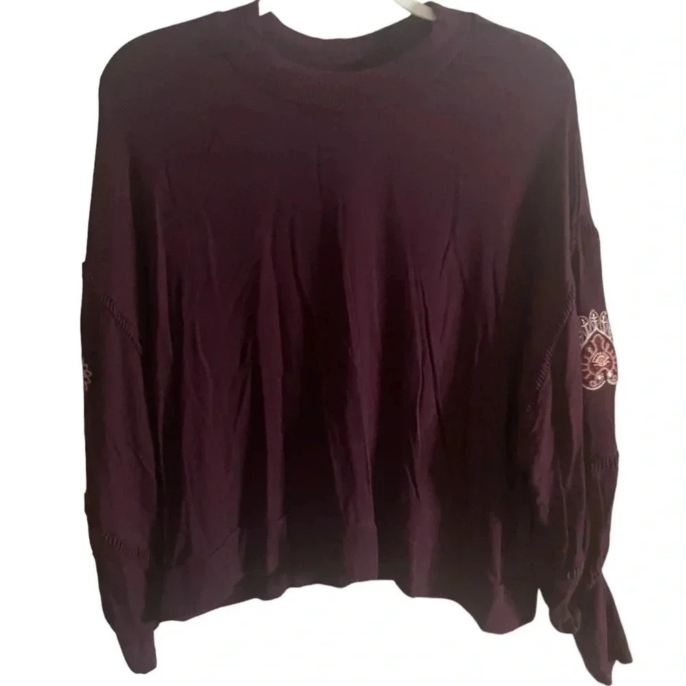 Women’s Mi ami Balloon Sleeve Top with Embroidered Detail